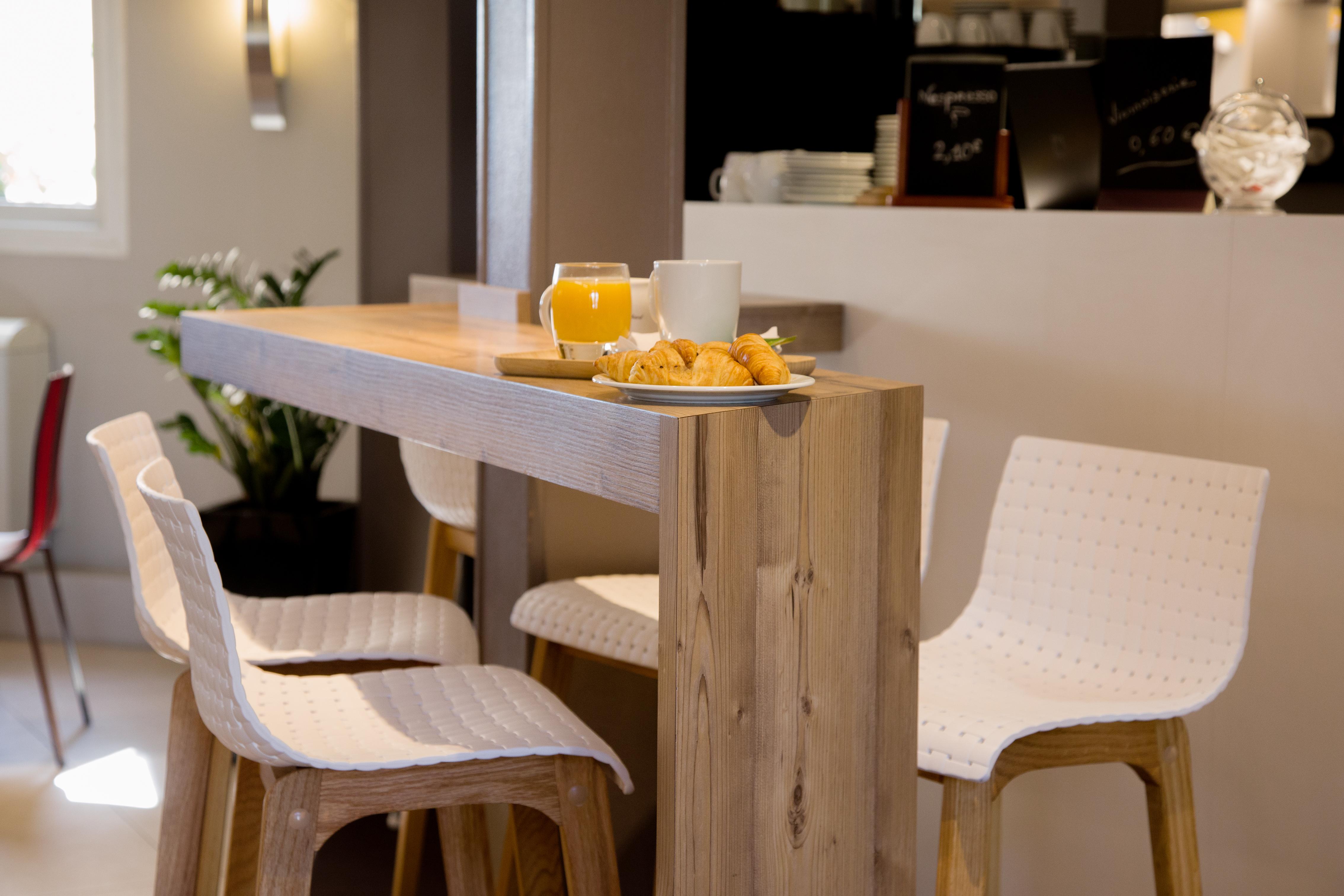 Kyriad Montpellier Est - Lunel Люнель Екстер'єр фото