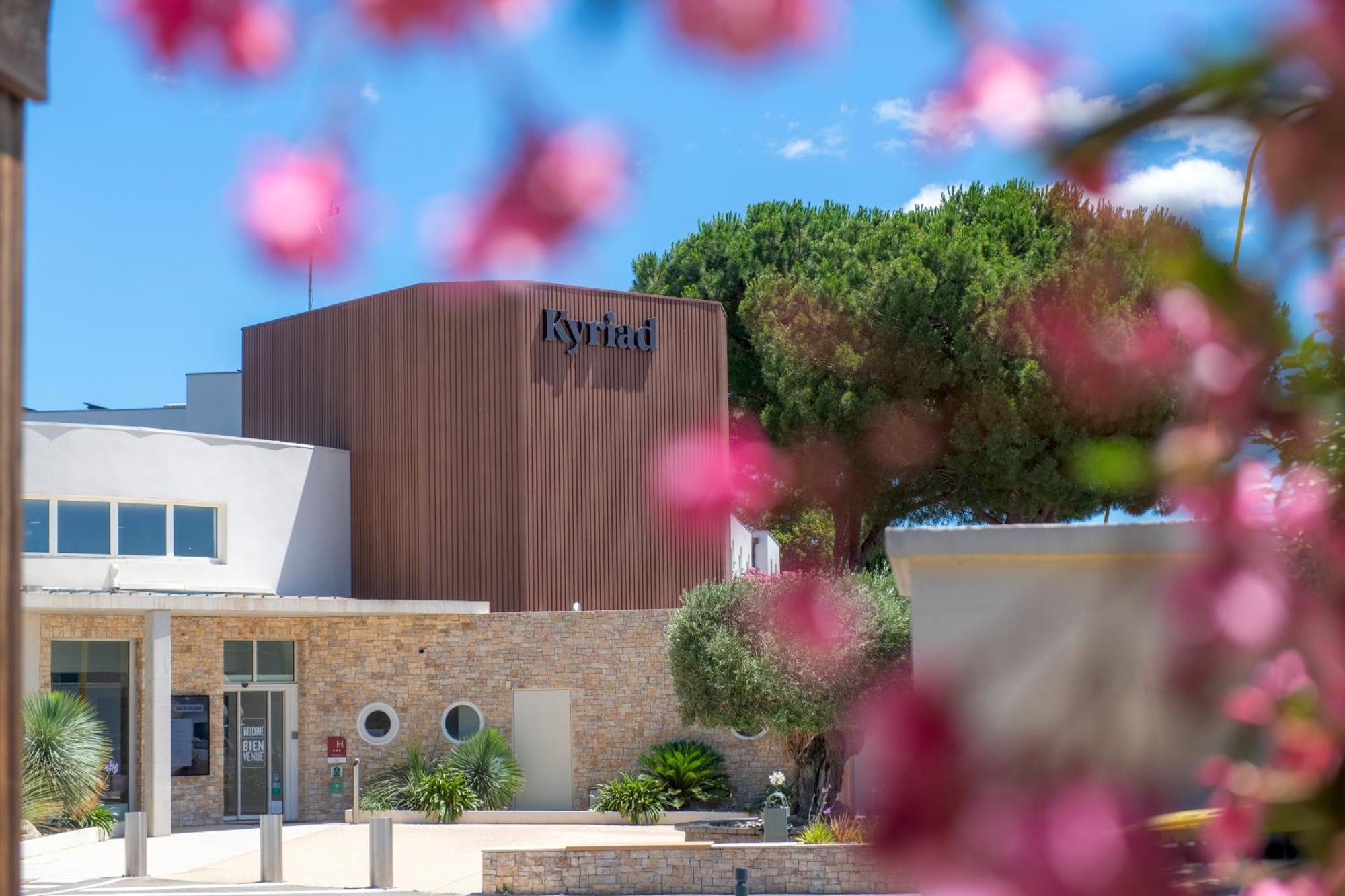 Kyriad Montpellier Est - Lunel Люнель Екстер'єр фото